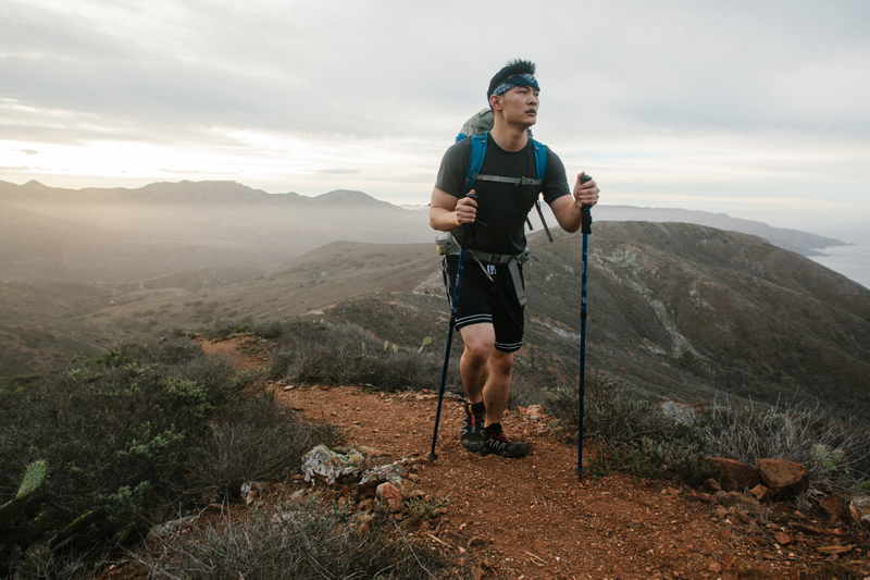 Illustration for article titled How Trekking Poles Can Make Your Hike Easier, Faster And Safer